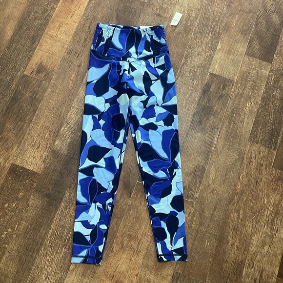 OFFLINE By Aerie Blue Real Me Smocked High Waisted 7/8 Legging in Blue Breeze - Picture 4 of 7